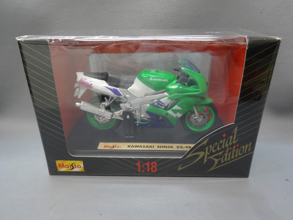 Maisto　マイスト　1：18　KAWASAKI　NINJA ZX-9R　販売済みのサムネイル