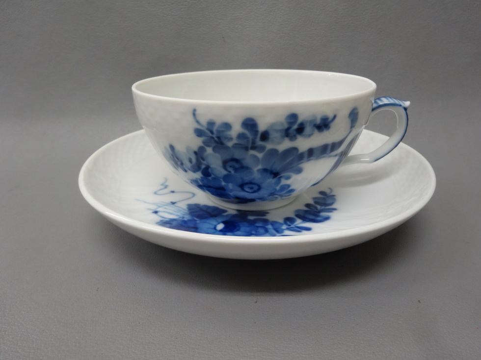 ロイヤルコペンハーゲン　ブルーフラワー　ティーカップ&ソーサー　税込6,380円のサムネイル